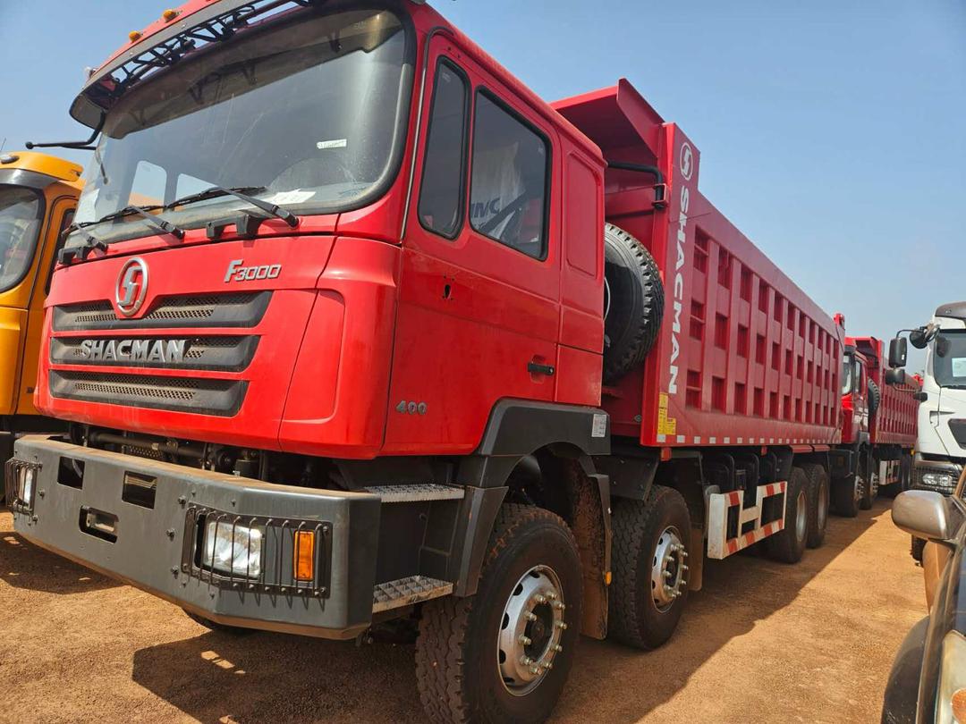 🚛 CAMION BENNE SHACMAN À VENDRE – PUISSANCE, ROBUSTESSE ET FIABILITÉ Vous recherchez un camion benne solide pour vos travaux de chantier, de mine ou de transport de matériaux ? Le SHACMAN est le choix idéal !